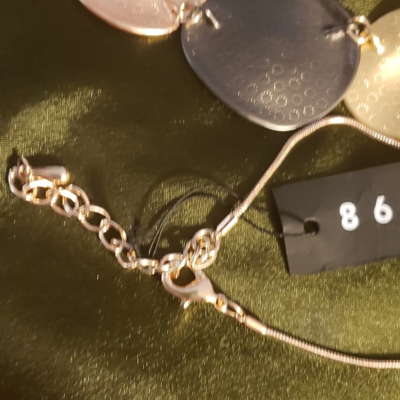 86York tri color necklace.  New - Picture 6 of 6